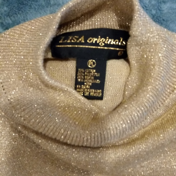 701) Lisa Originals womens top and vest - Picture 2 of 4